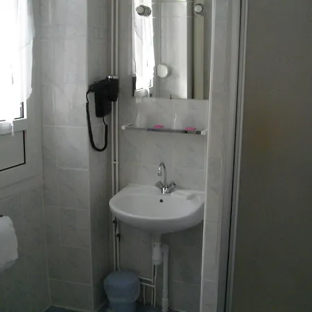 Hotel Central Hotel 2*