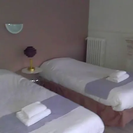 Hotel Central קרקסון