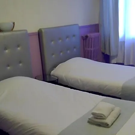 Hotel Hôtel Central 2*