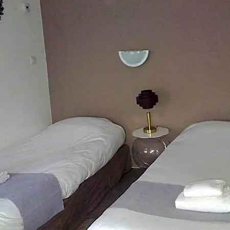 Hotel Central 2*