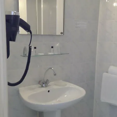 Hôtel Central 2*