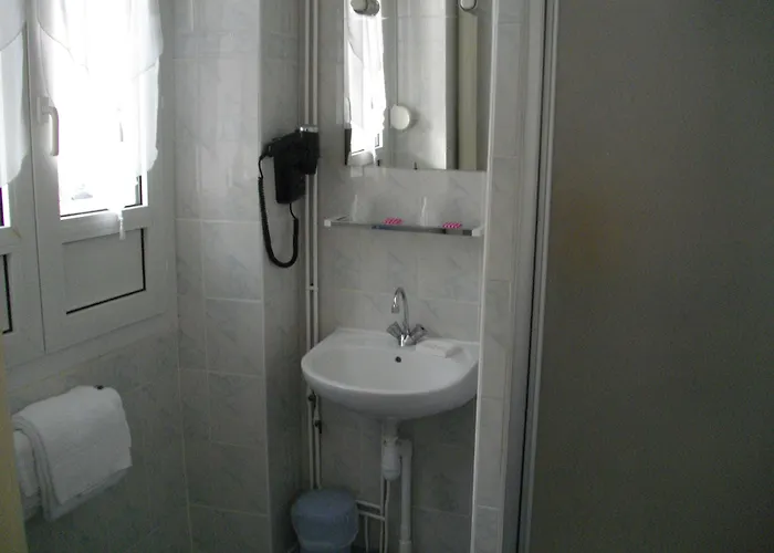 Hotel Central Hotel 2*